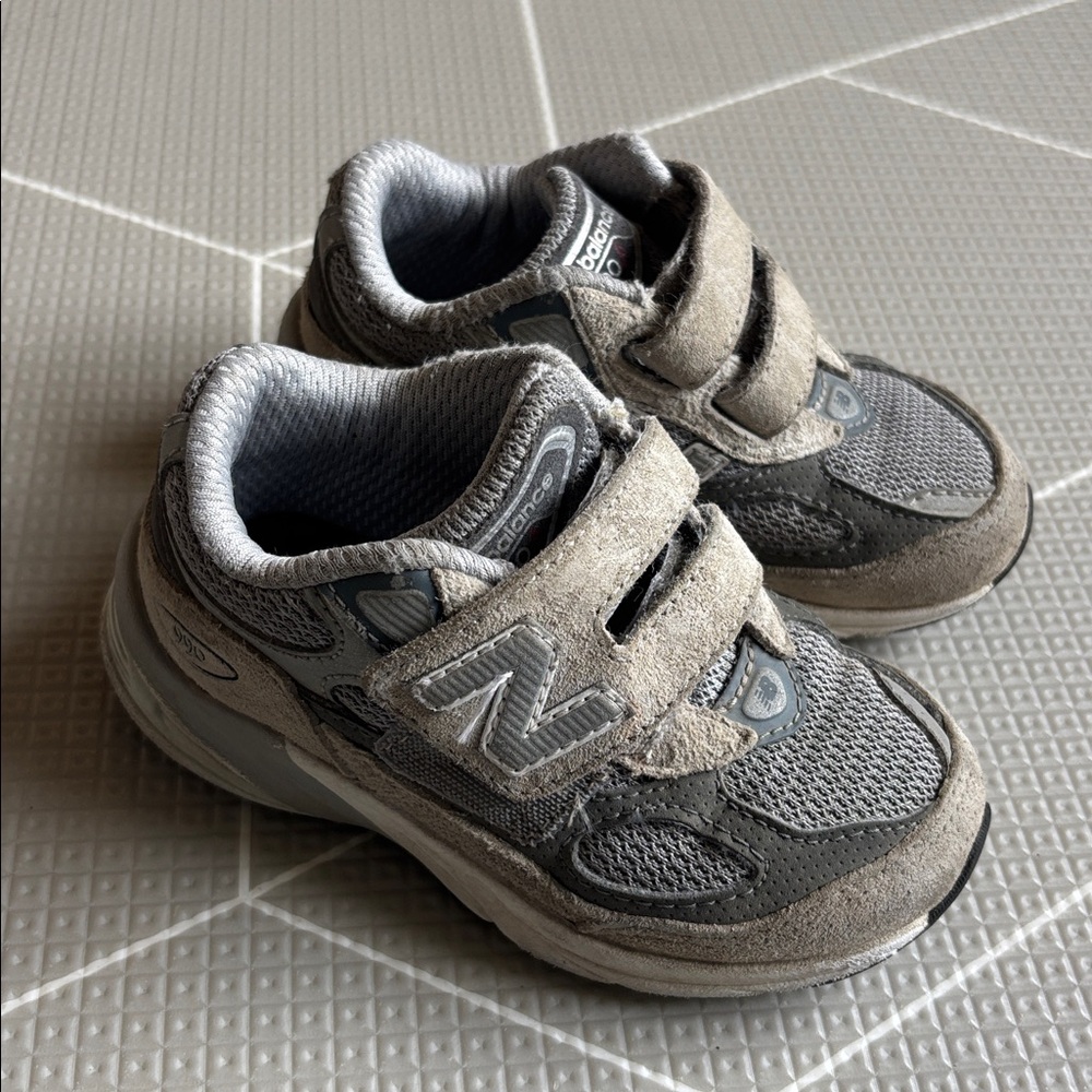 New Balance 990 Kids' Sneakers Sz 7
